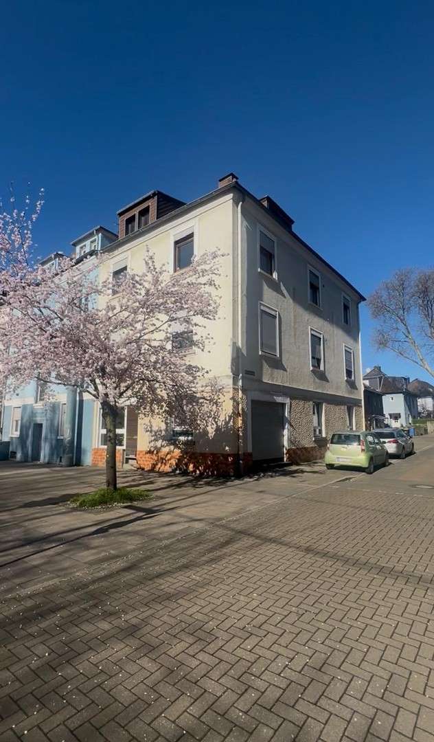 Thumbnail-Haus zum Kaufen in Essen 299.000,00 € 221 m²