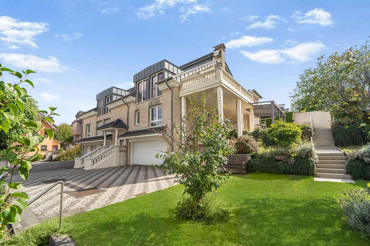 Thumbnail-Wohnung zum Kaufen in Essen 890.000,00 € 214 m²