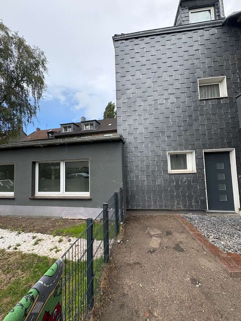 Thumbnail-Haus zum Mieten in Mülheim an der Ruhr 1.260,00 € 155.9 m²