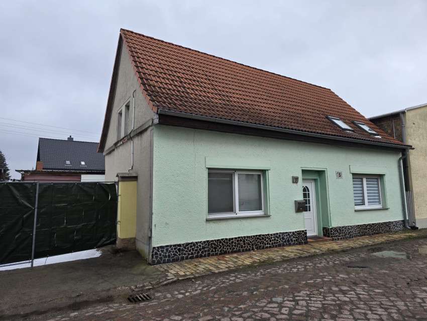 Thumbnail-Haus zum Kaufen in Roitzsch 55.000,00 € 90 m²