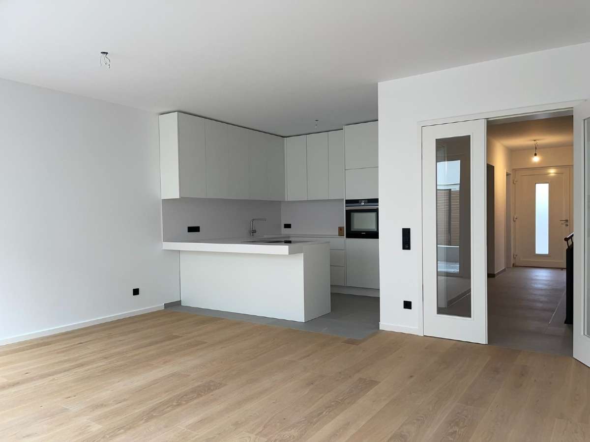 Thumbnail-Haus zum Mieten in München 3.850,00 € 170.4 m²
