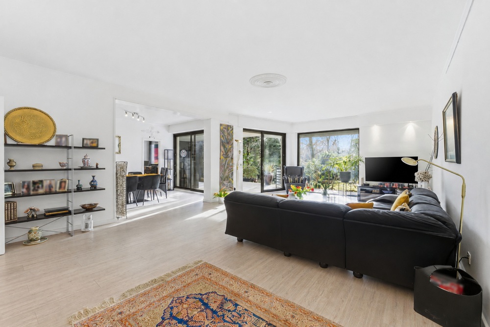 Thumbnail-Wohnung zum Kaufen in Köln-Marienburg 895.000,00 € 151 m²