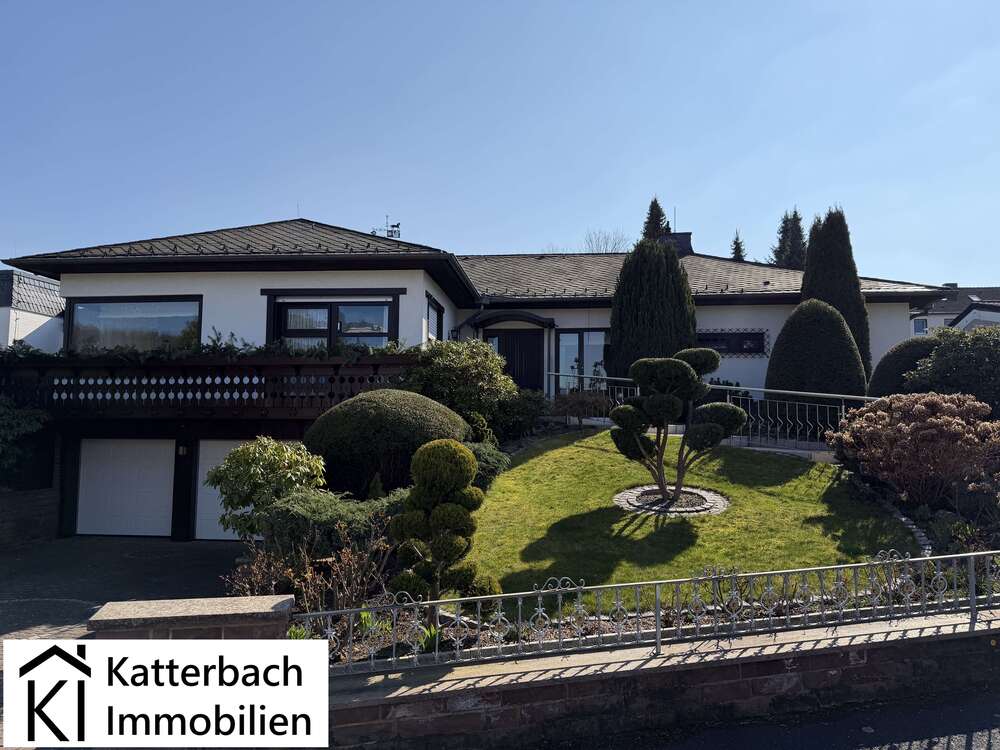 Thumbnail-Haus zum Kaufen in Bad Gandersheim 265.000,00 € 201 m²