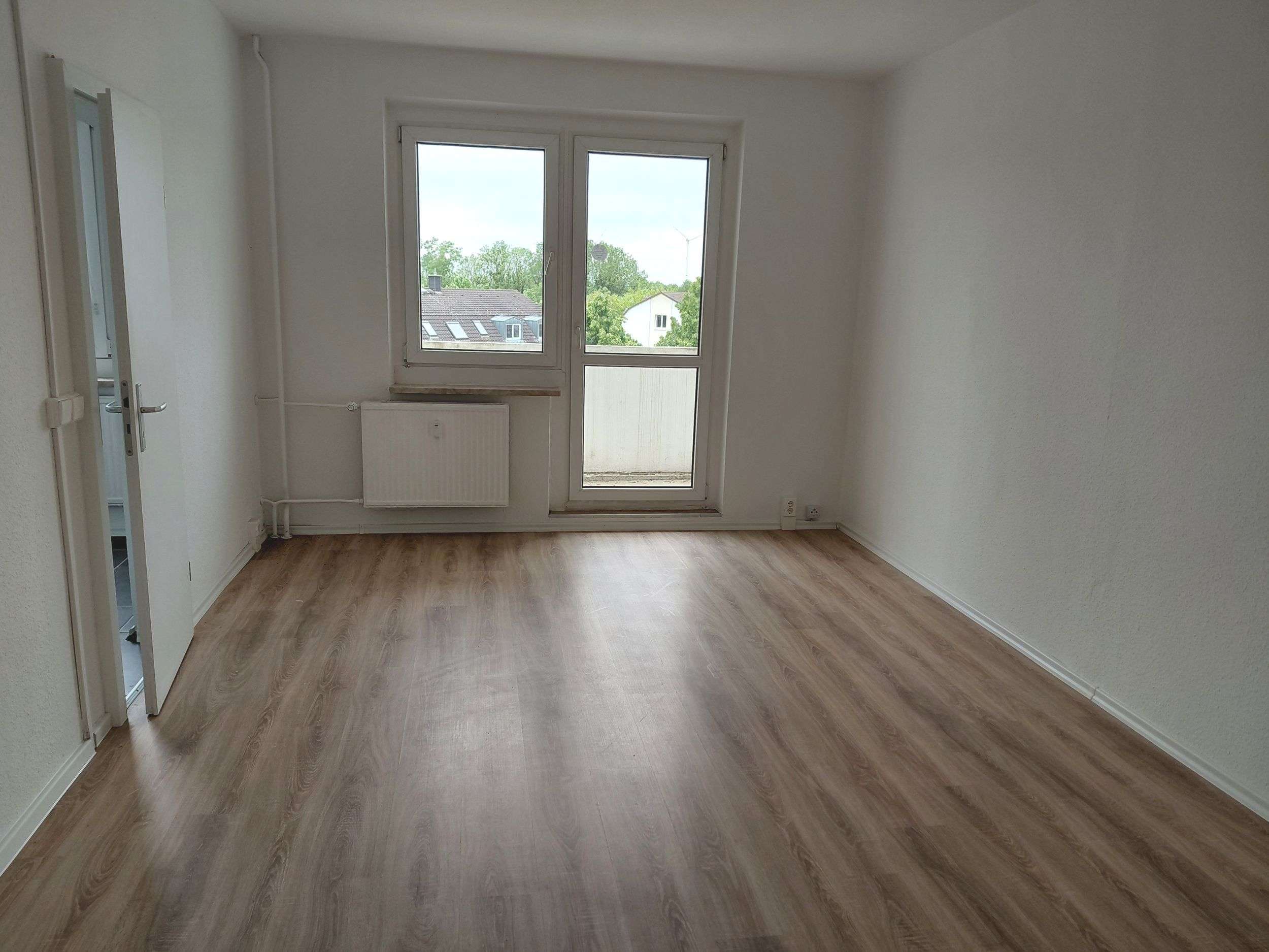 Thumbnail-Wohnung zum Mieten in Weißandt-Gölzau 304,00 € 61 m²