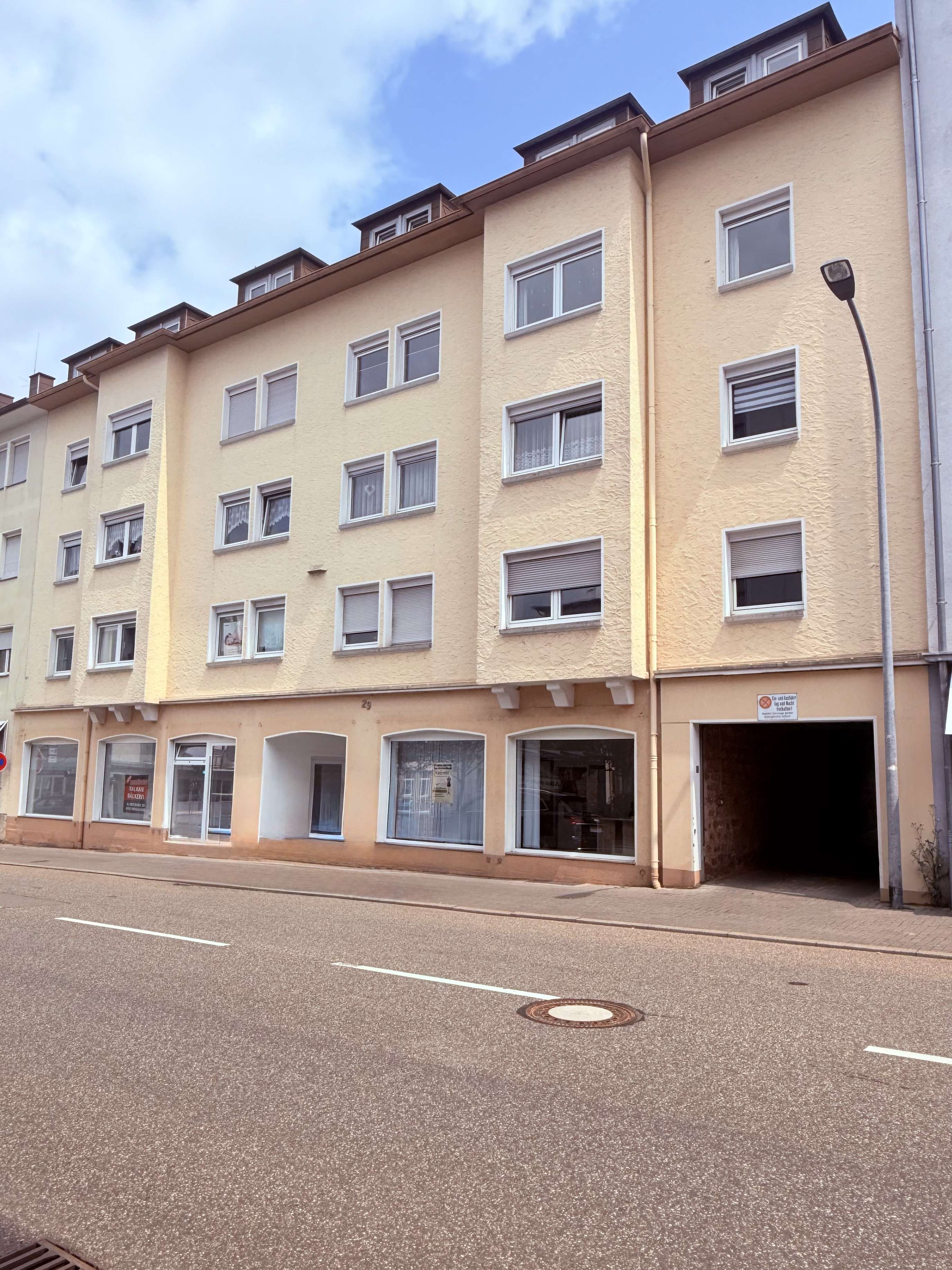 Thumbnail-Haus zum Kaufen in Pirmasens 1.150.000,00 € 899 m²