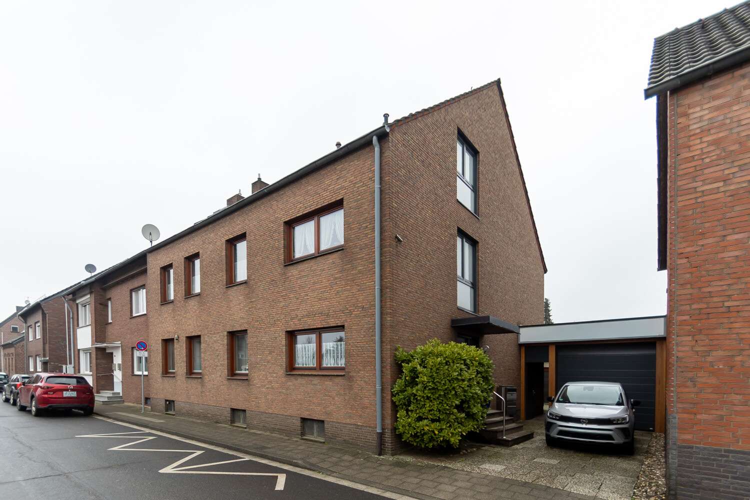 Thumbnail-Haus zum Kaufen in Neuss 1.150.000,00 € 303 m²