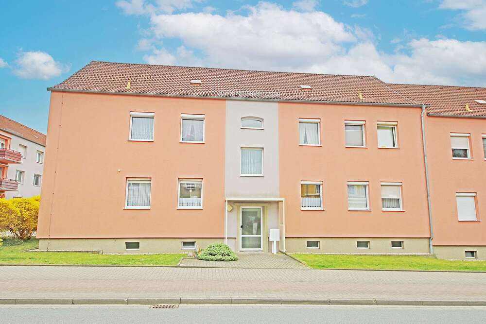 Thumbnail-Wohnung zum Kaufen in Dessau-Roßlau 92.000,00 € 67 m²