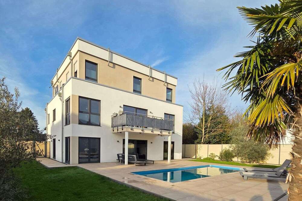 Thumbnail-Haus zum Kaufen in Grevenbroich - Wevelinghoven 1.850.000,00 € 320 m²