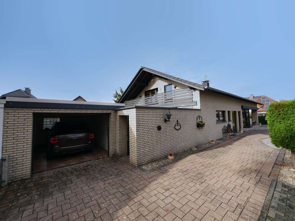 Thumbnail-Wohnung zum Kaufen in Hövelhof 295.000,00 € 109.82 m²