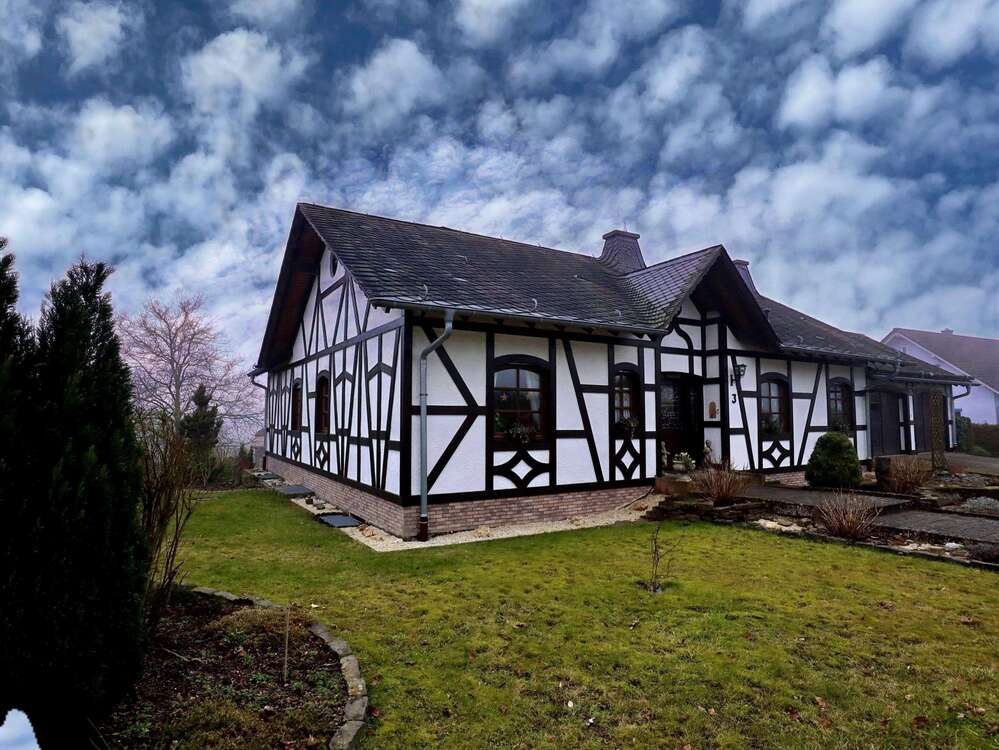 Thumbnail-Haus zum Kaufen in Peterswald-Löffelscheid 395.000,00 € 124 m²