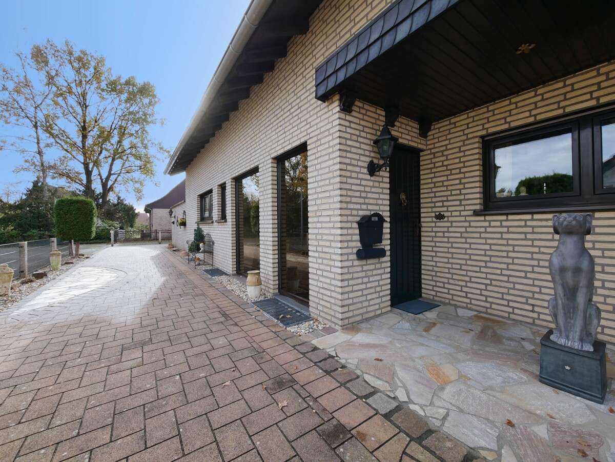 Thumbnail-Haus zum Kaufen in Hövelhof 295.000,00 € 109.82 m²