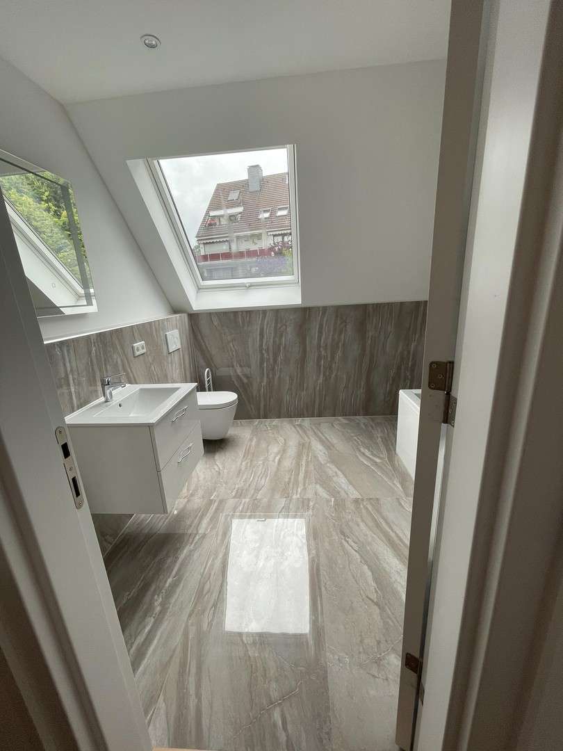 Thumbnail-Wohnung zum Mieten in Düsseldorf 2.800,00 € 95 m²