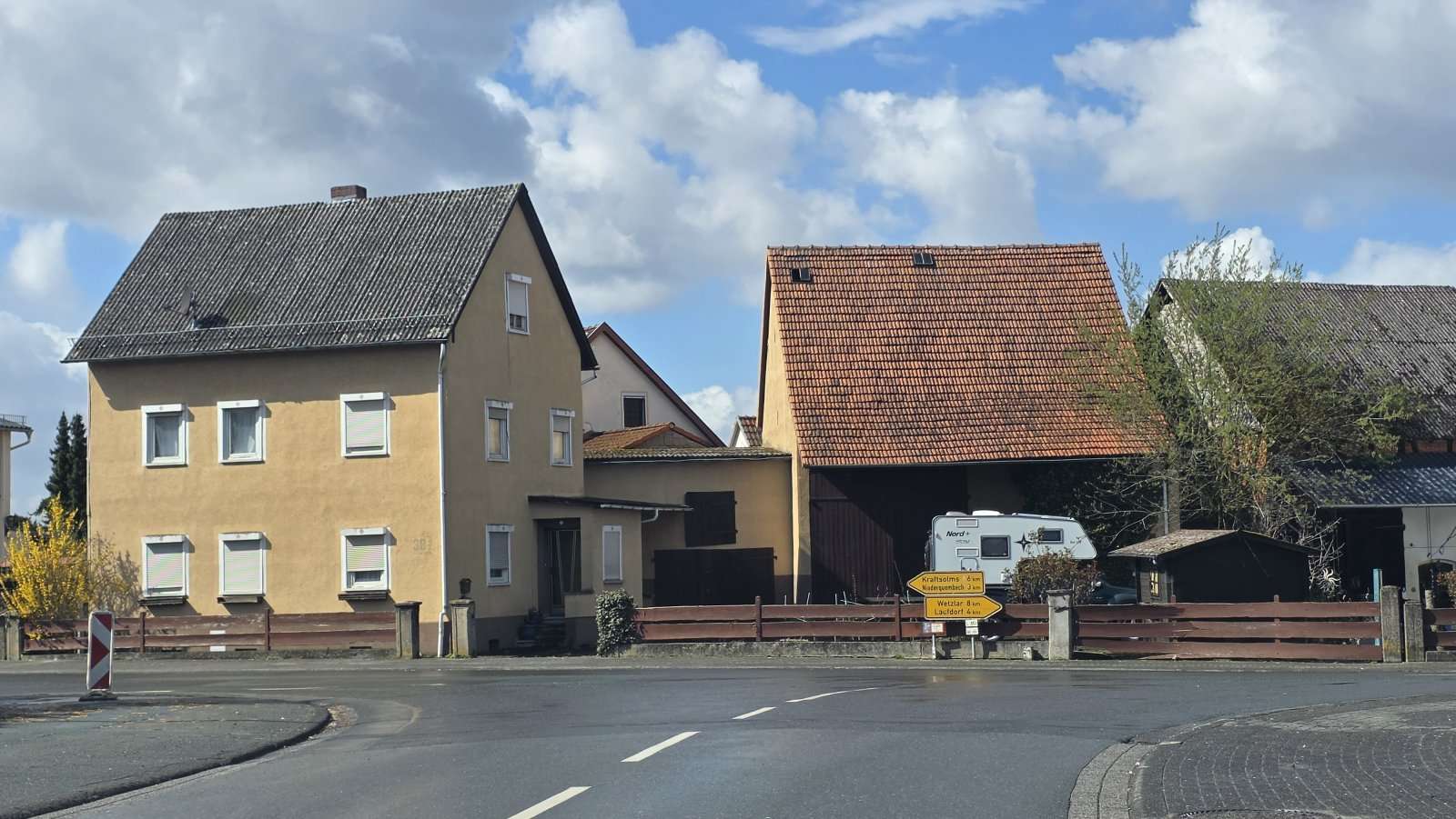 Thumbnail-Haus zum Kaufen in Schöffengrund 99.900,00 € 130 m²