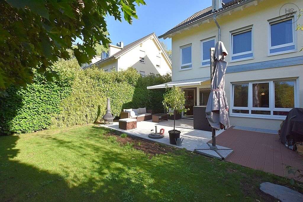 Thumbnail-Haus zum Mieten in Stuttgart 3.890,00 € 186 m²