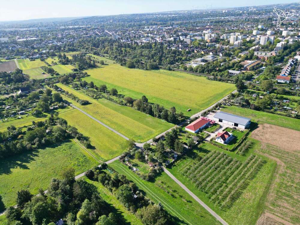 Thumbnail-Grundstück in Wiesbaden 2.800.000,00 € 33425 m²