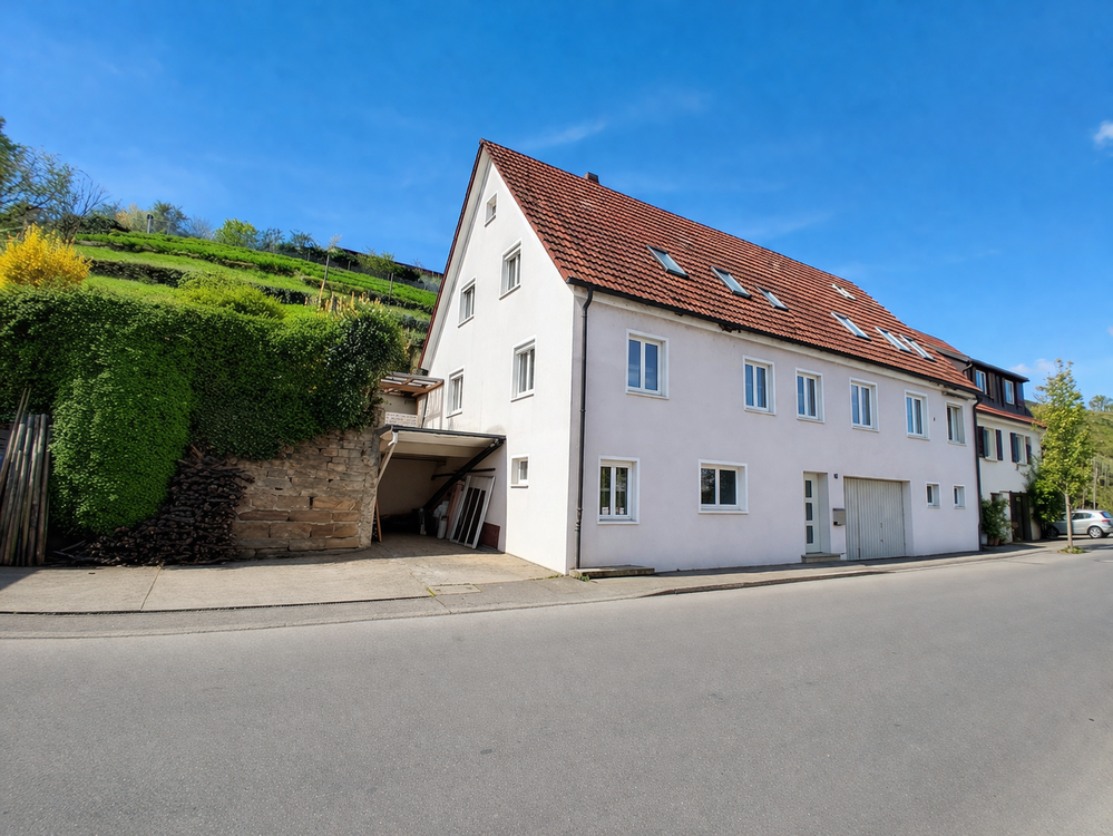 Thumbnail-Haus zum Kaufen in Hessigheim 690.000,00 € 235 m²