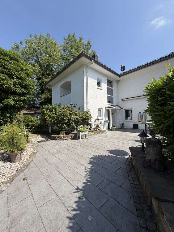 Thumbnail-Haus zum Kaufen in Much 849.000,00 € 291 m²