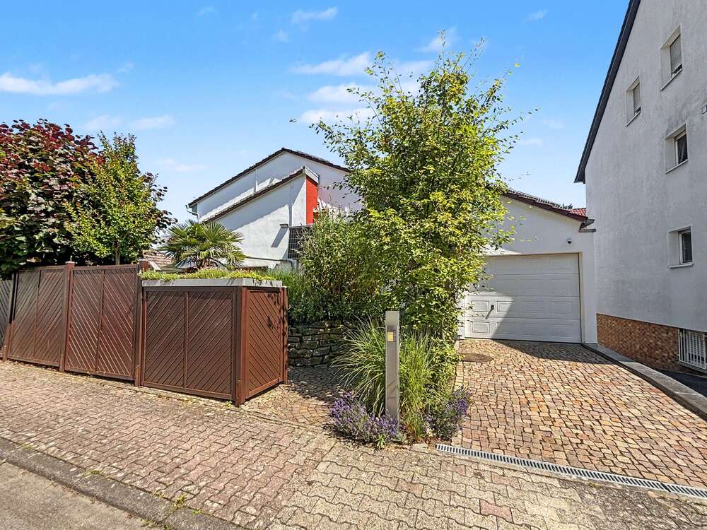 Thumbnail-Haus zum Kaufen in Frankfurt 1.925.000,00 € 215 m²