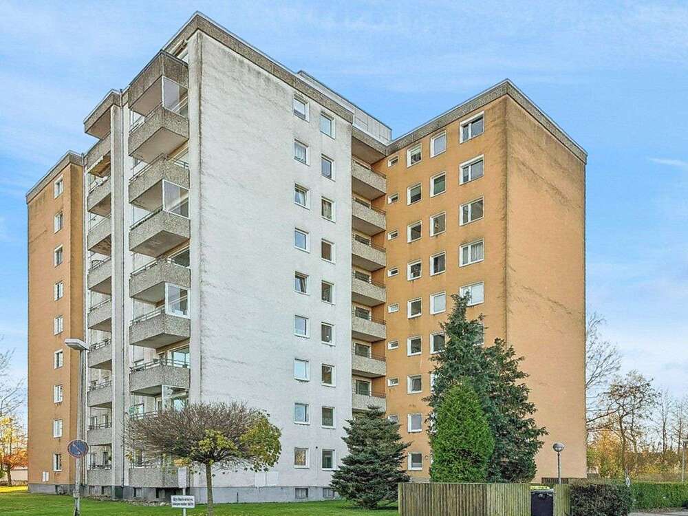 Thumbnail-Wohnung zum Kaufen in Schwentinental 145.000,00 € 93 m²