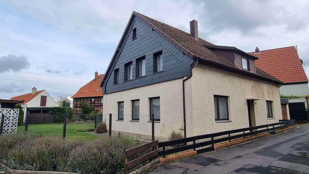 Thumbnail-Haus zum Kaufen in Hildesheim OT Achtum 197.500,00 € 143 m²