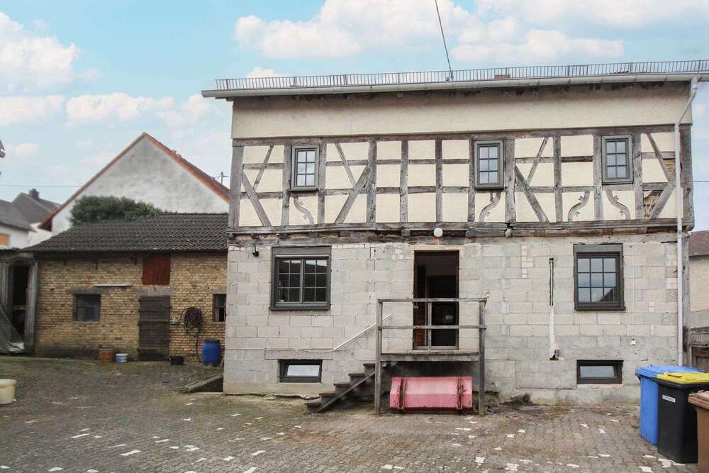 Thumbnail-Haus zum Kaufen in Hohenstein 179.000,00 € 114.38 m²