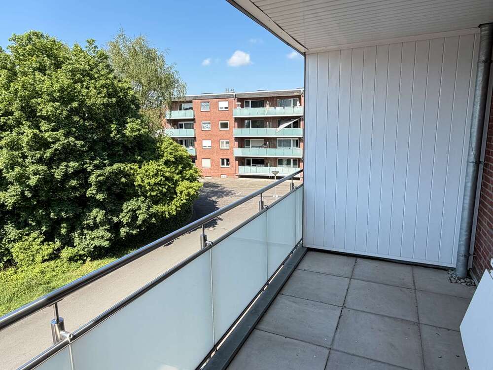 Thumbnail-Wohnung zum Kaufen in Emmerich am Rhein 145.000,00 € 71.95 m²