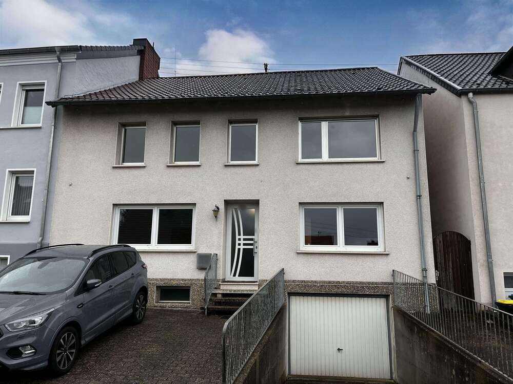 Thumbnail-Haus zum Kaufen in Schwalbach 169.000,00 € 165 m²