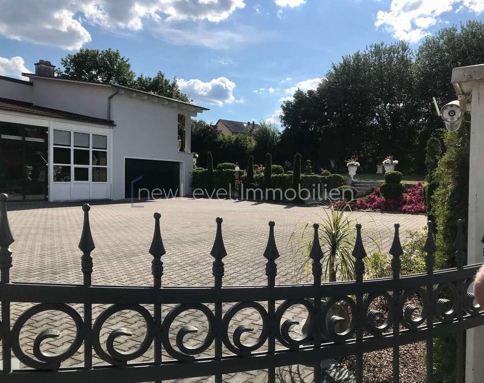 Thumbnail-Haus zum Kaufen in Maxhütte-Haidhof 1.129.000,00 € 230 m²