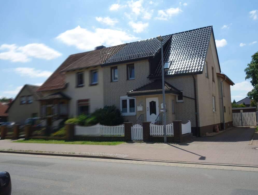 Thumbnail-Haus zum Kaufen in Uetze 240.000,00 € 148 m²