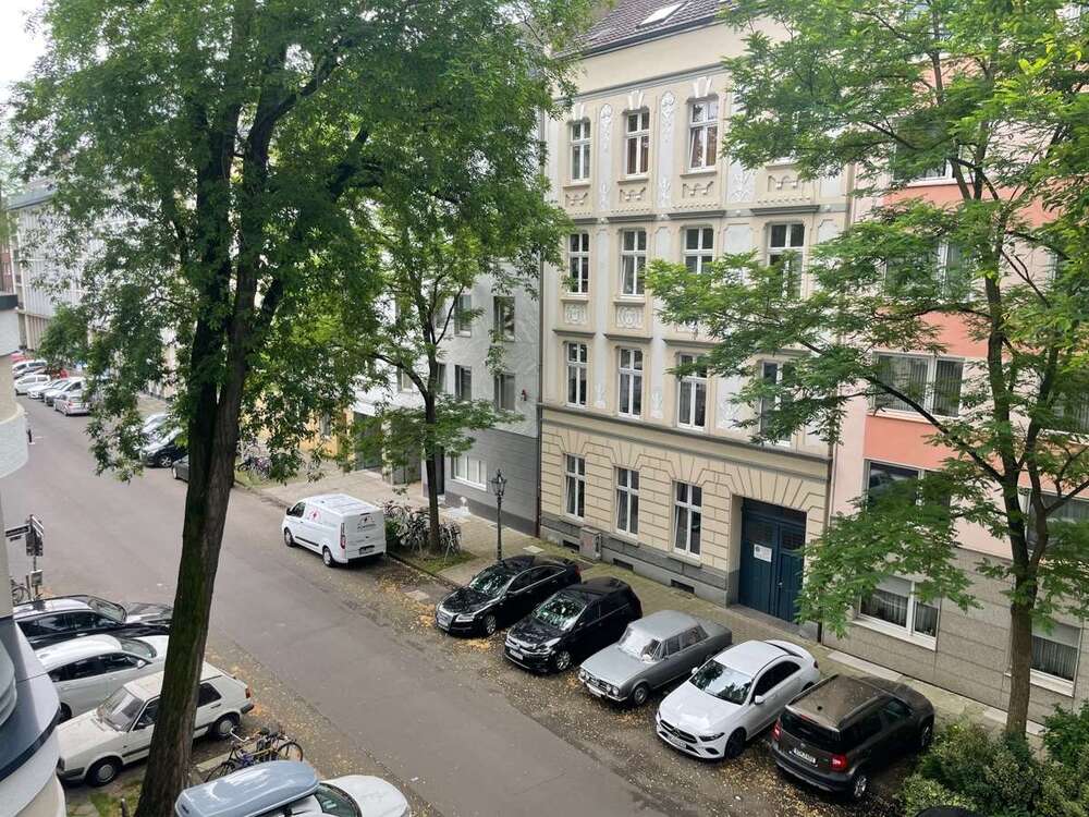 Thumbnail-Wohnung zum Kaufen in Düsseldorf 310.000,00 € 82.17 m²