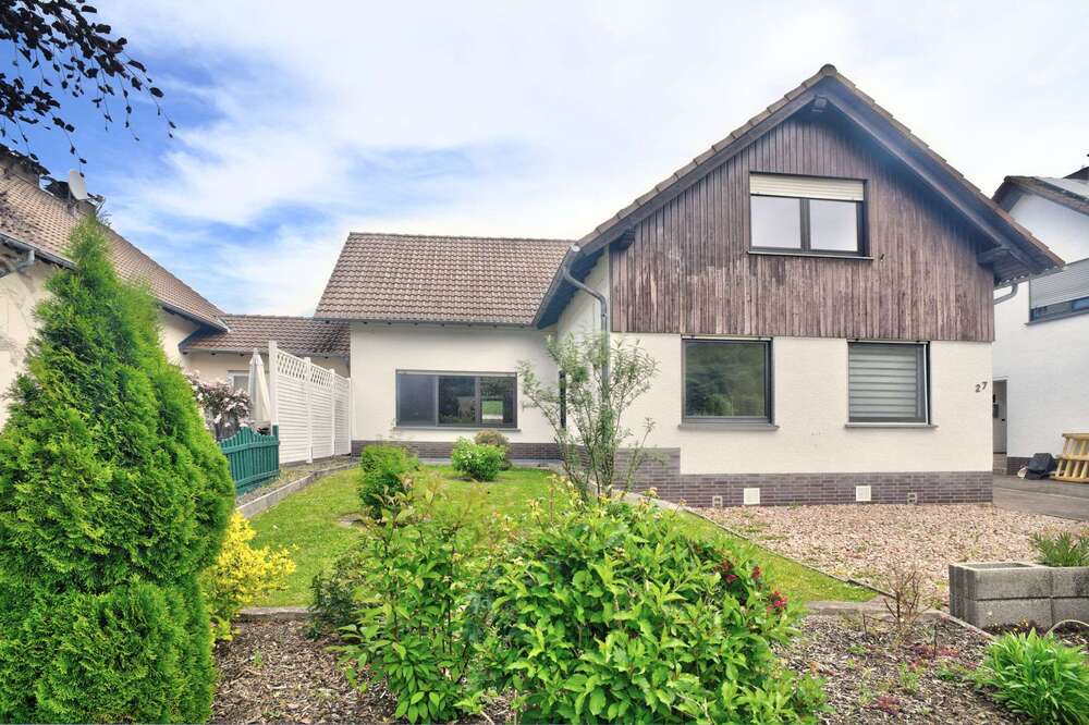 Thumbnail-Haus zum Kaufen in Reinhardshagen 240.000,00 € 197 m²