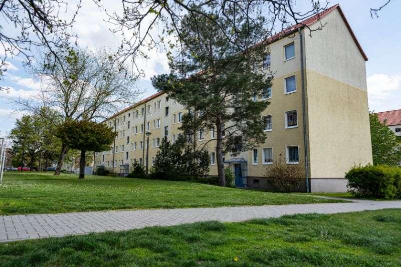 Thumbnail-Wohnung zum Mieten in Aschersleben 339,79 € 61.78 m²