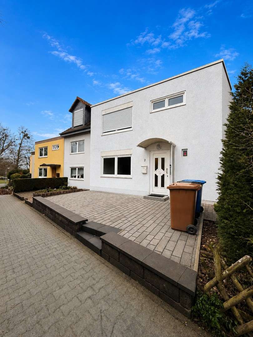 Thumbnail-Haus zum Kaufen in Schwalbach am Taunus 699.000,00 € 170 m²