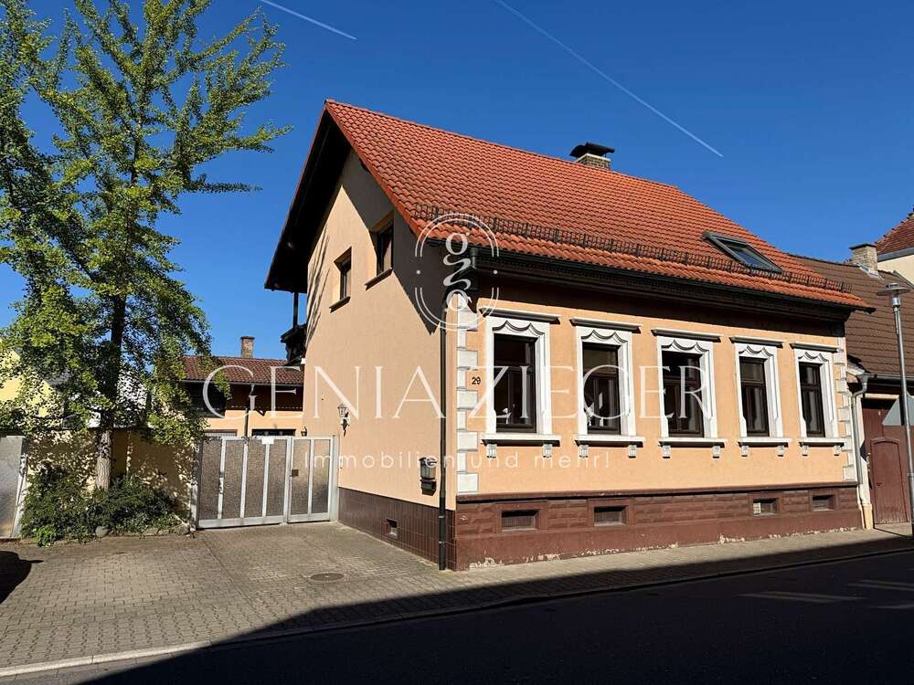 Thumbnail-Haus zum Kaufen in Oberhausen-Rheinhausen 370.000,00 € 159 m²