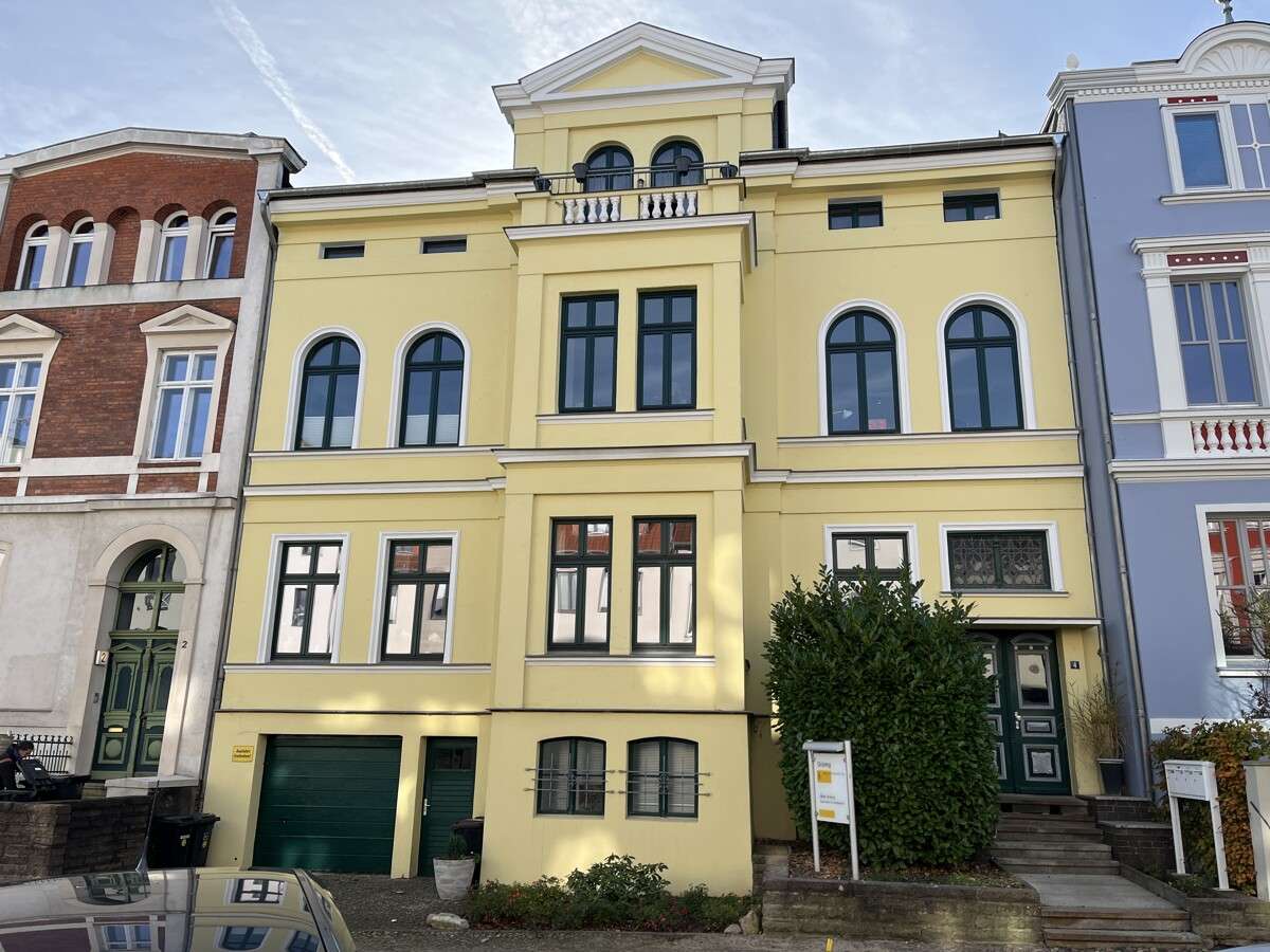 Thumbnail-Wohnung zum Kaufen in Schwerin 279.000,00 € 116.51 m²