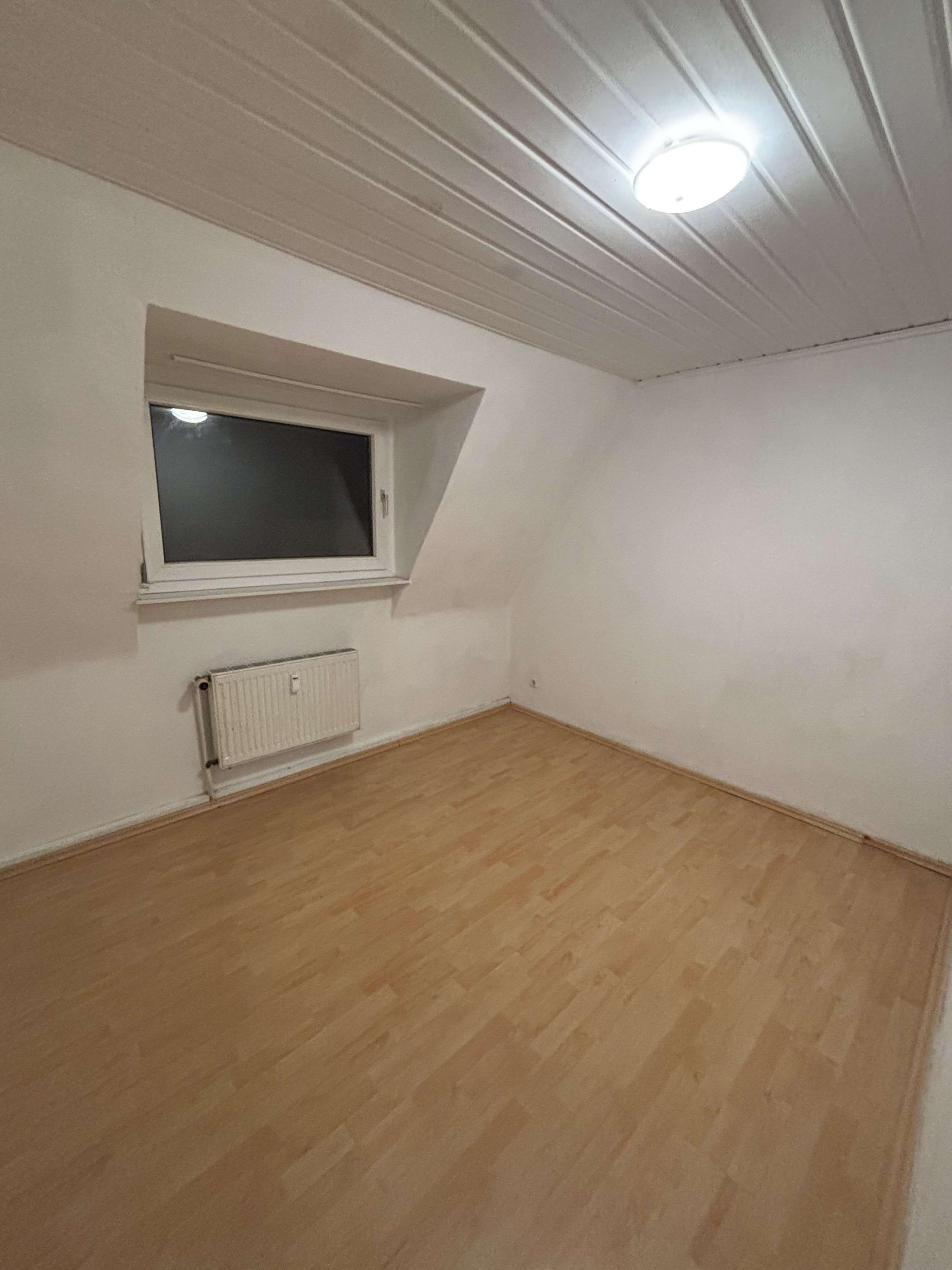 Thumbnail-Wohnung zum Mieten in Duisburg 420,00 € 90.36 m²