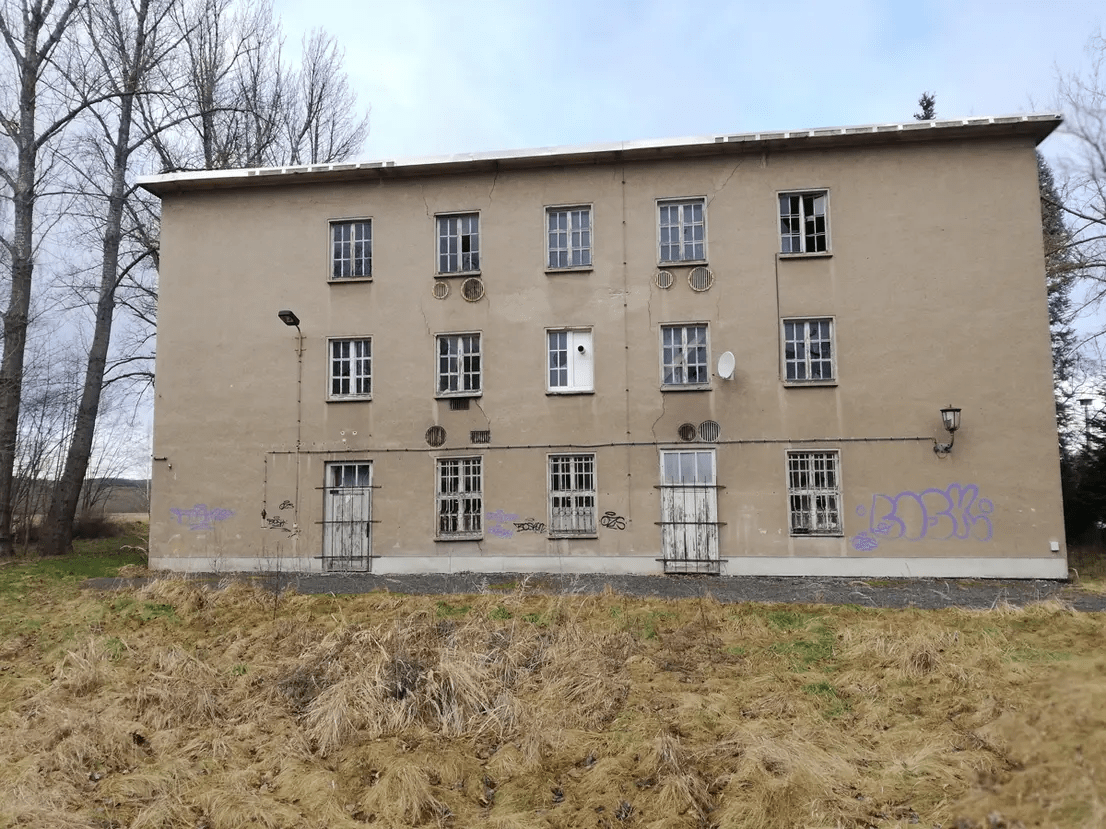 Thumbnail-Haus zum Kaufen in Crossen 749.000,00 € 2931.43 m²