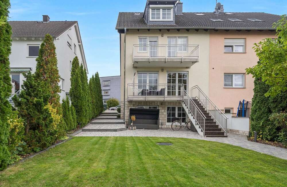 Thumbnail-Haus zum Kaufen in Neu-Isenburg 1.149.000,00 € 275 m²