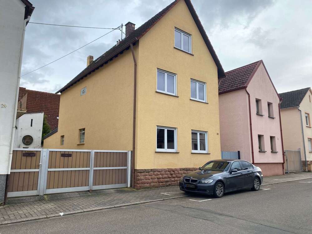 Thumbnail-Haus zum Kaufen in Hochstadt 335.000,00 € 1 m²