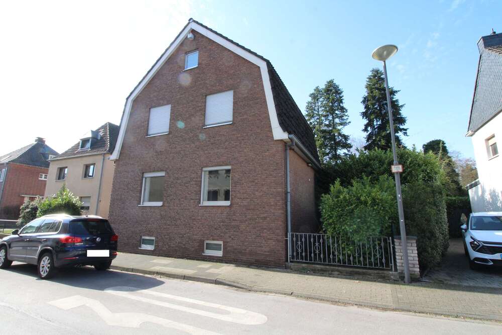 Thumbnail-Haus zum Kaufen in Langenfeld 585.000,00 € 145.8 m²