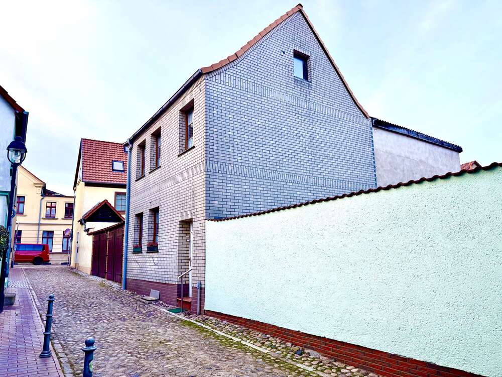 Thumbnail-Haus zum Kaufen in Teterow 150.000,00 € 124 m²