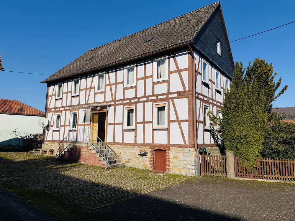 Thumbnail-Haus zum Kaufen in Lahntal 286.000,00 € 188 m²