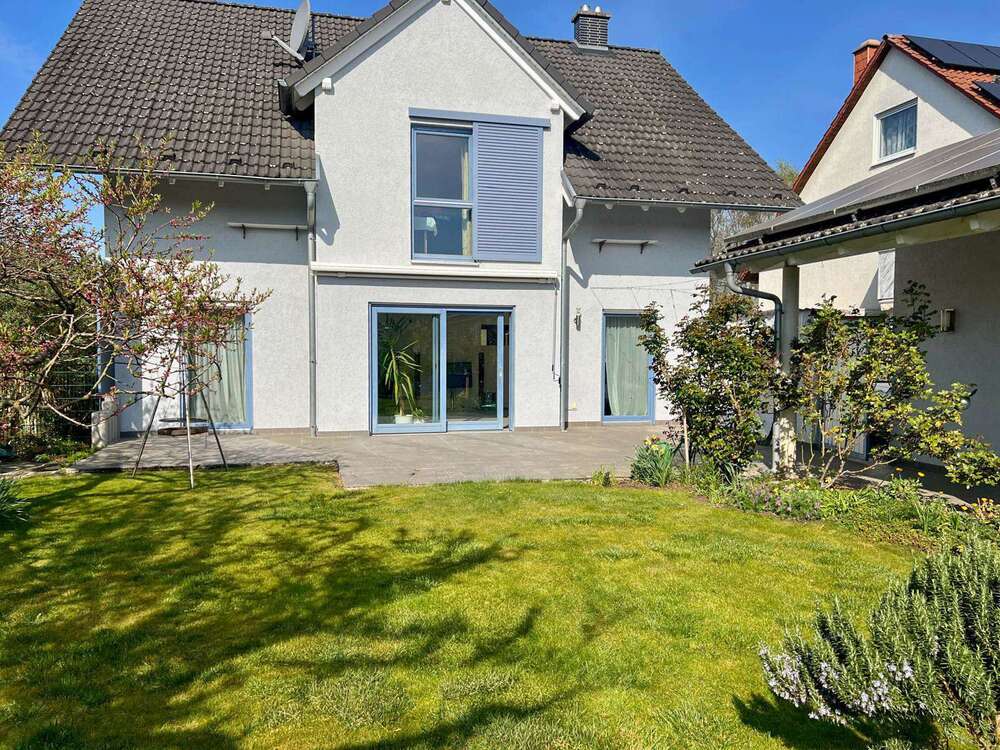 Thumbnail-Haus zum Kaufen in Altrip 670.000,00 € 151 m²