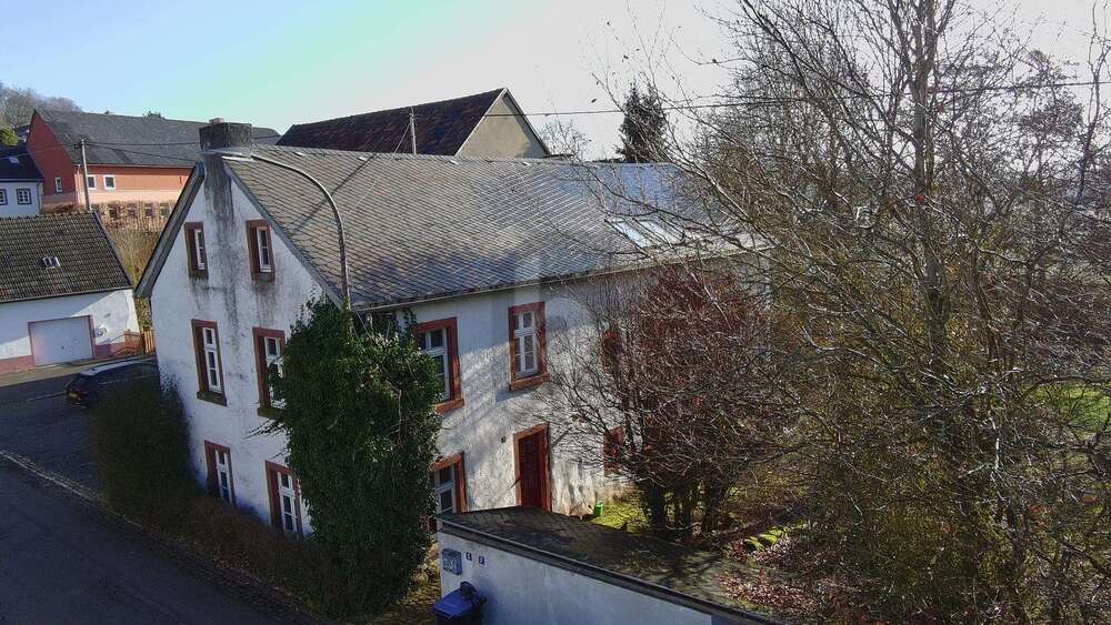 Thumbnail-Haus zum Kaufen in Basberg 349.000,00 € 270 m²