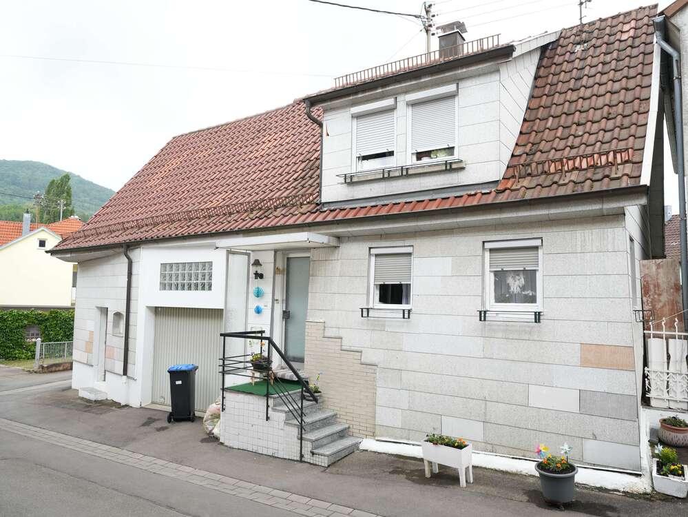 Thumbnail-Haus zum Kaufen in Dettingen an der Erms 175.000,00 € 100 m²