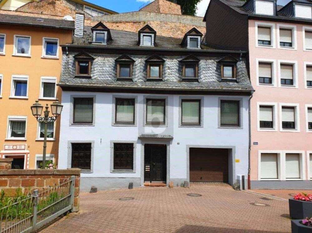 Thumbnail-Haus zum Kaufen in Saarburg 340.000,00 € 282 m²