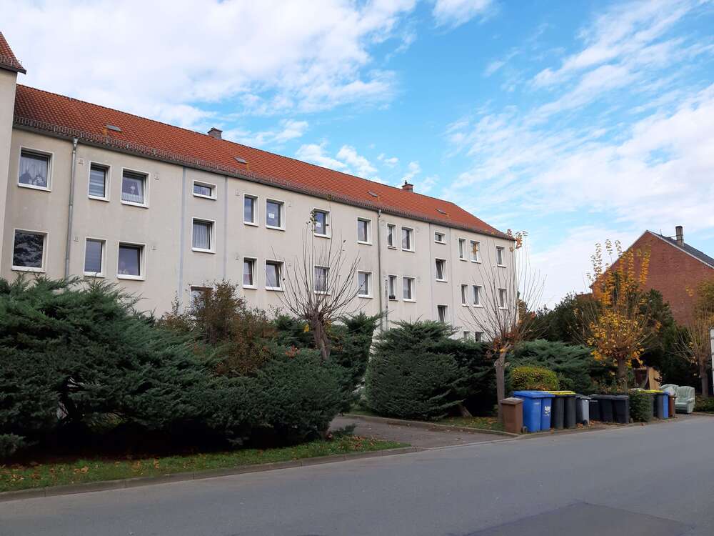 Thumbnail-Wohnung zum Mieten in Werdau 295,00 € 58.99 m²