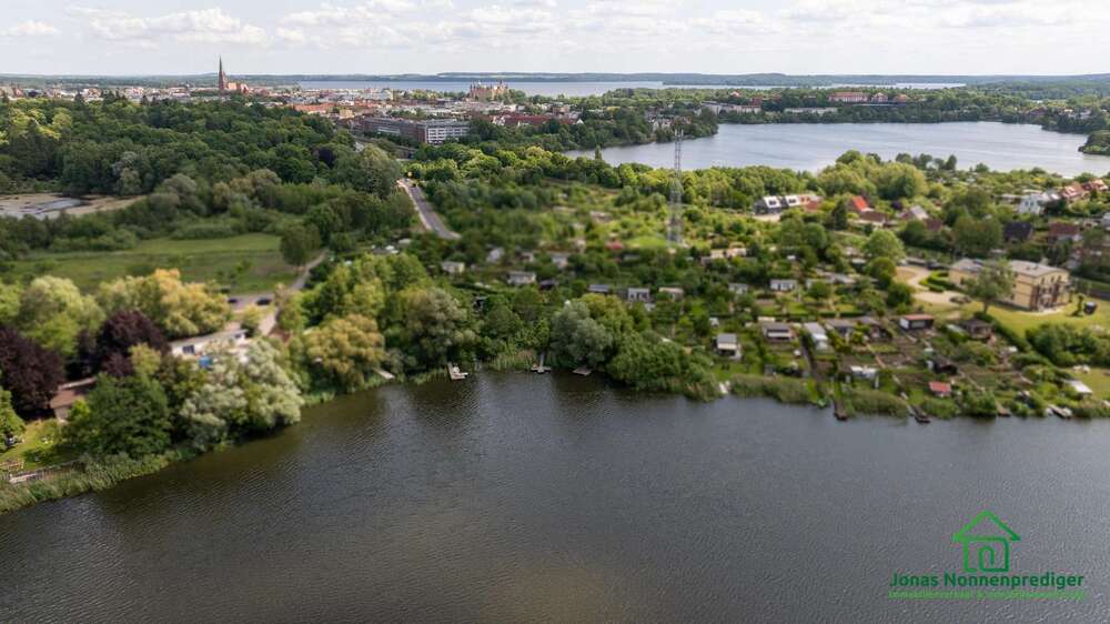 Thumbnail-Haus zum Kaufen in Schwerin 45.000,00 € 27 m²