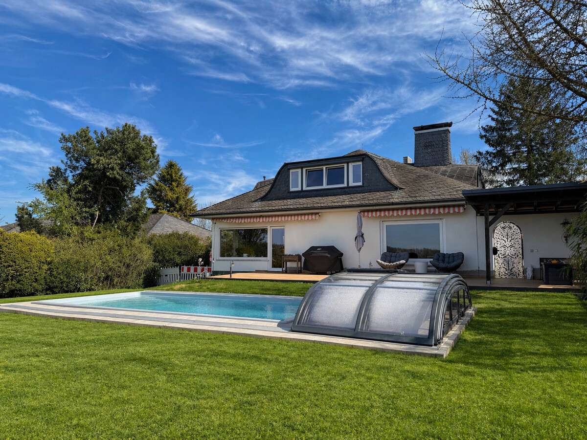 Thumbnail-Haus zum Kaufen in Bruchköbel 985.000,00 € 238.15 m²