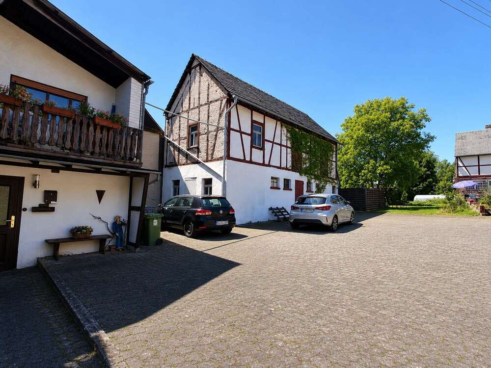 Thumbnail-Haus zum Kaufen in Dickenschied 239.000,00 € 179 m²